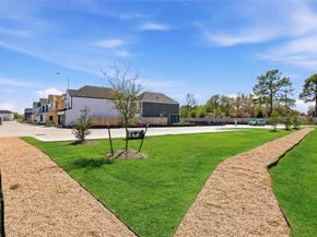 7614 Inwood Hills Lane, Houston TX 77088