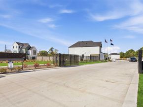 7614 Inwood Hills Lane, Houston TX 77088