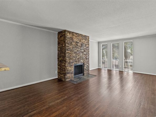 4627 Wild Indigo Street 604, Houston TX 77027