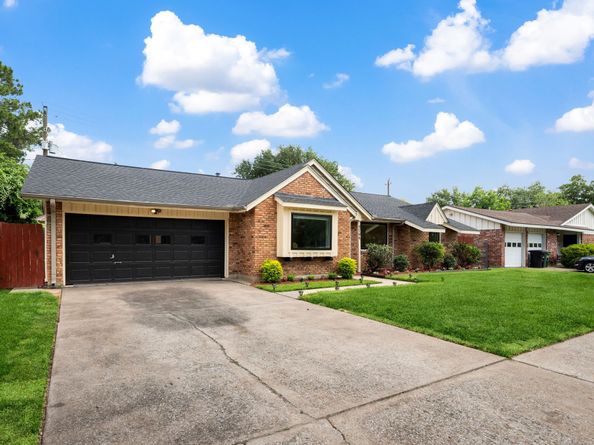 9766 Cedardale Drive, Houston TX 77055