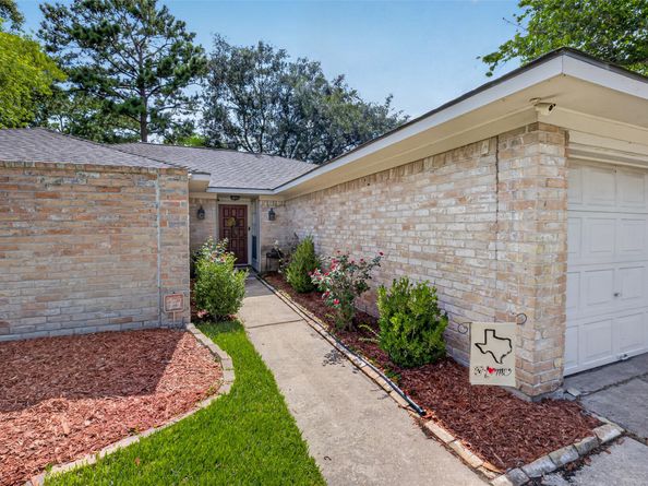 5015 Blueberry Hill Drive, Houston TX 77084