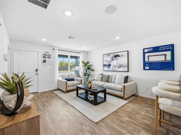 6006 Pineapple Street, Houston TX 77048