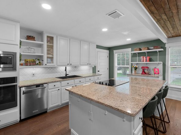 4825 Kingfisher Drive, Houston TX 77035
