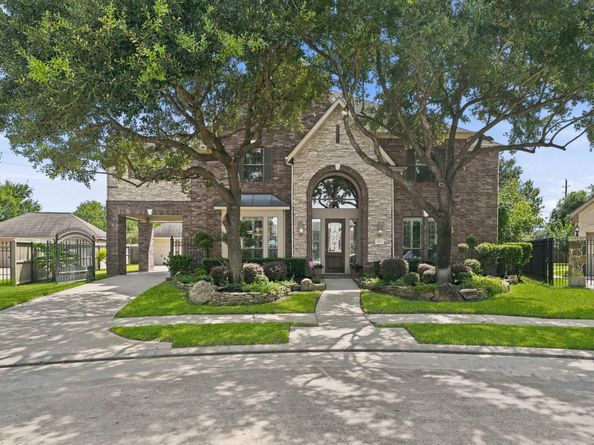 17615 Sunbriar Lane, Houston TX 77095