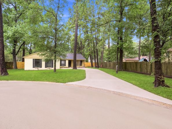 27 N Greenbud Court, The Woodlands TX 77380