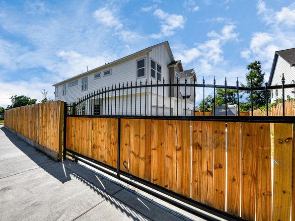 4133 E Toliver Street, Houston TX 77016