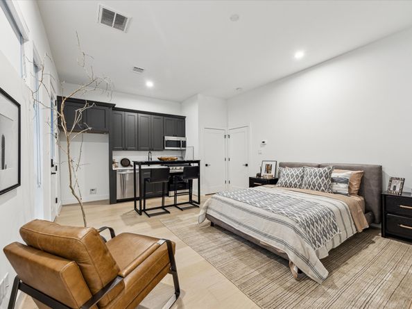 1109 Ennis Street, Houston TX 77003