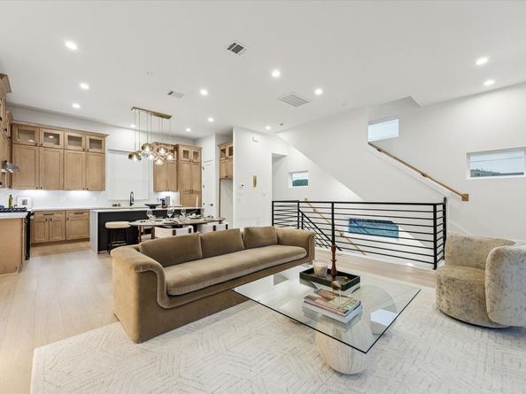 1109 Ennis Street, Houston TX 77003