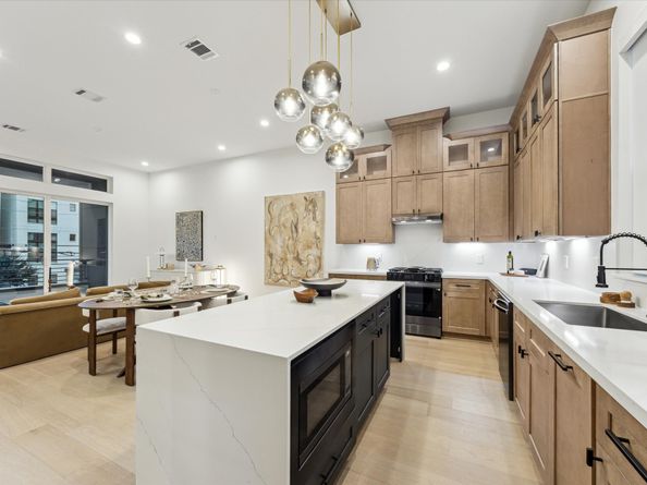 1109 Ennis Street, Houston TX 77003