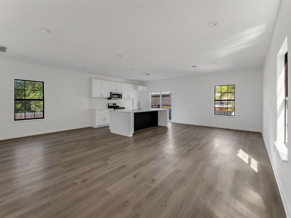 727 E 40th Street, Houston TX 77022