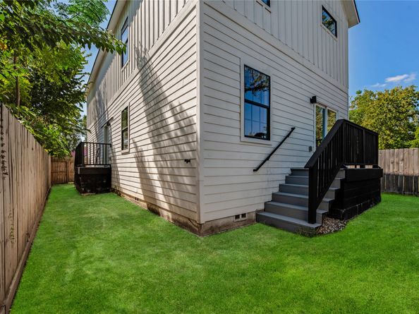 727 E 40th Street, Houston TX 77022