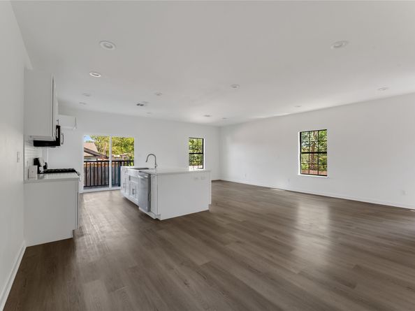 727 E 40th Street, Houston TX 77022