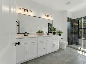 727 E 40th Street, Houston TX 77022