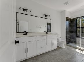 727 E 40th Street, Houston TX 77022