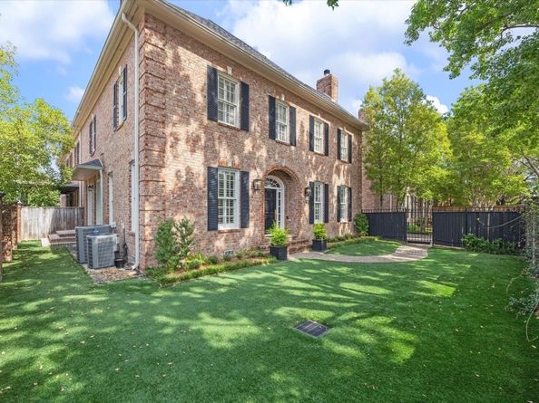 6024 Burgoyne Road, Houston TX 77057