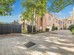 6024 Burgoyne Road, Houston TX 77057