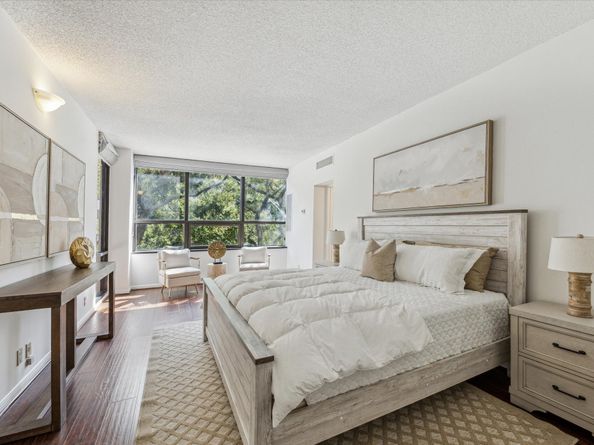 5150 Hidalgo Street 204, Houston TX 77056