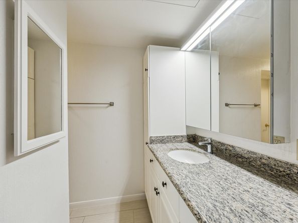 5150 Hidalgo Street 204, Houston TX 77056