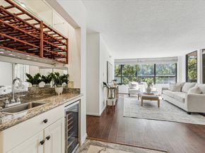 5150 Hidalgo Street 204, Houston TX 77056