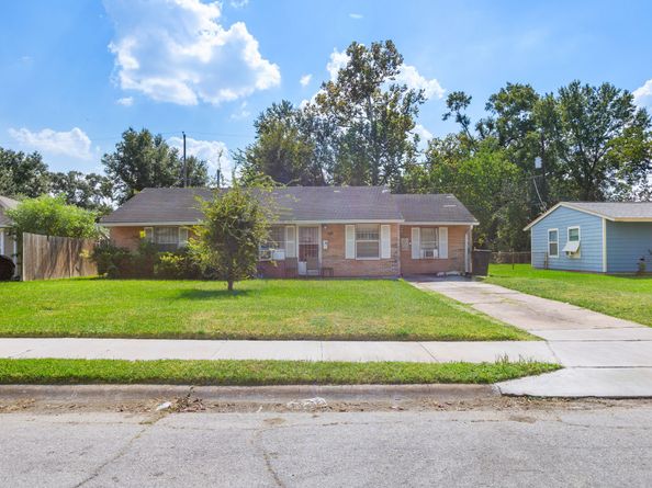 6026 Wortham Way, Houston TX 77033