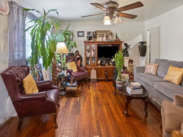 6026 Wortham Way, Houston TX 77033