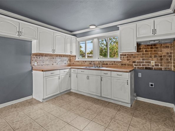 7220 Parker Road, Houston TX 77016