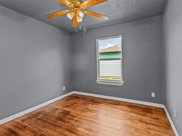 7220 Parker Road, Houston TX 77016
