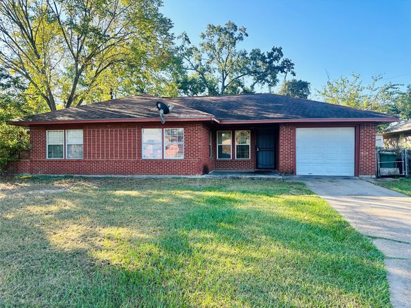 9314 Woodlyn Road, Houston TX 77078