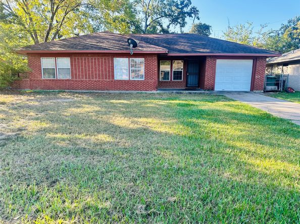 9314 Woodlyn Road, Houston TX 77078