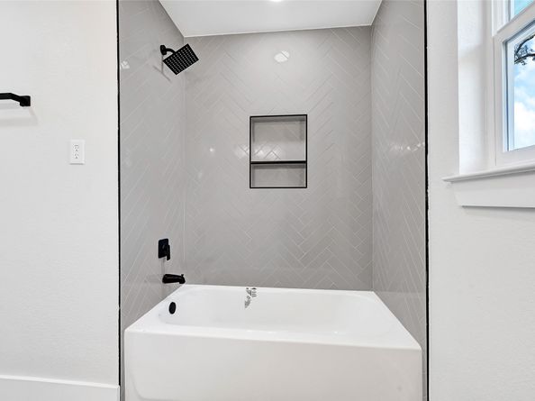 5610 Oak Trail Lane, Houston TX 77091