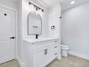 5610 Oak Trail Lane, Houston TX 77091