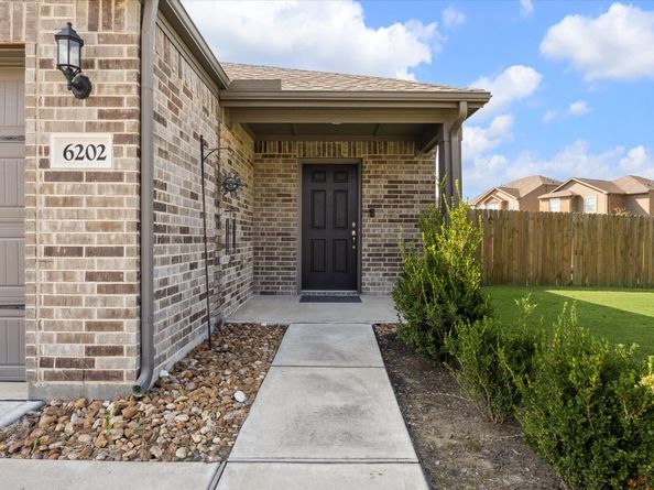 6202 El Turquesa Drive, Houston TX 77048