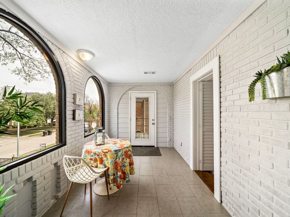 1635 Castle Court, Houston TX 77006