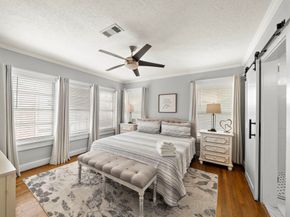 1635 Castle Court, Houston TX 77006