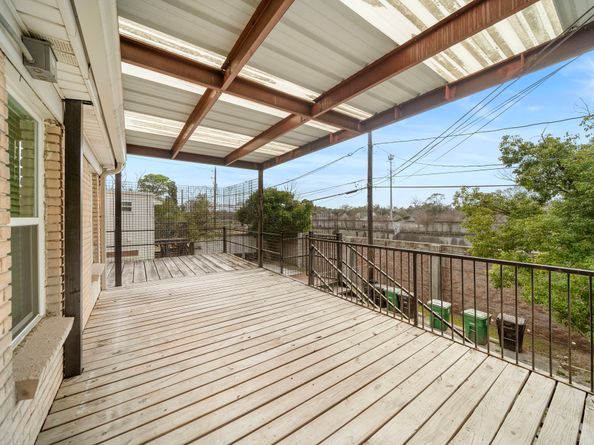 1635 Castle Court, Houston TX 77006