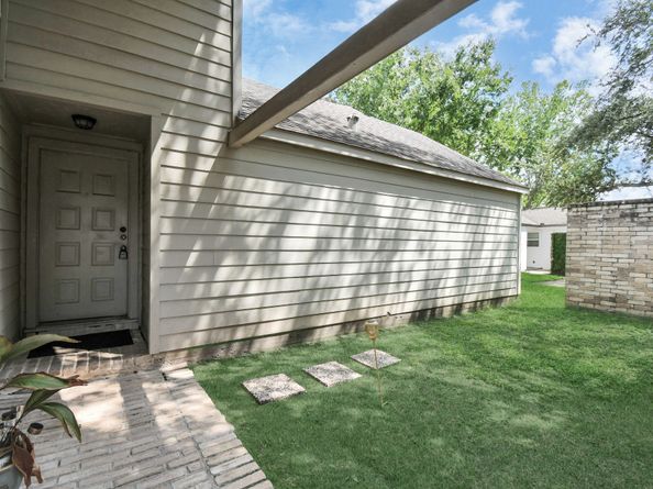 12034 Rocky Knoll Drive, Houston TX 77077