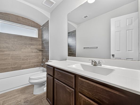 11643 Colossal Oak Drive, Houston TX 77066