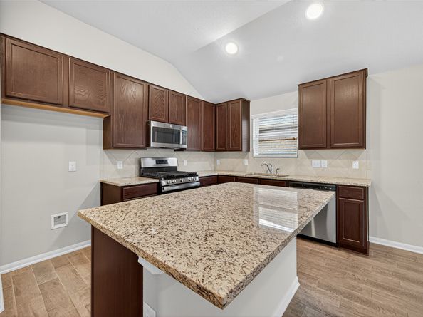 11643 Colossal Oak Drive, Houston TX 77066