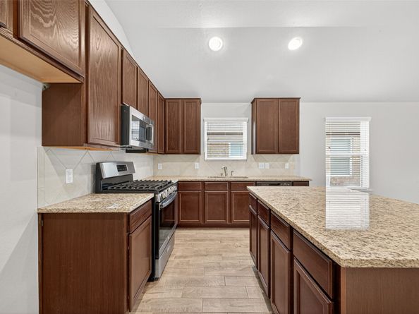 11643 Colossal Oak Drive, Houston TX 77066