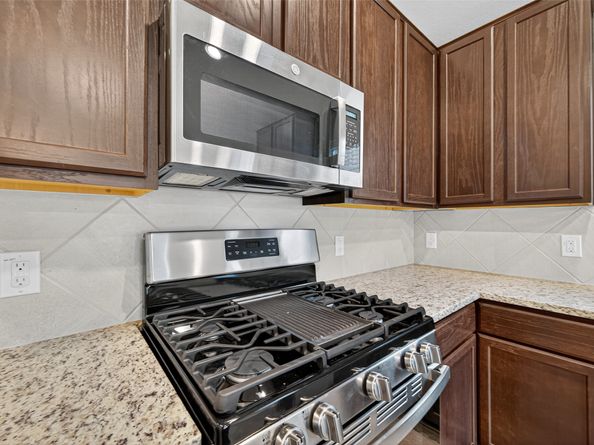 11643 Colossal Oak Drive, Houston TX 77066