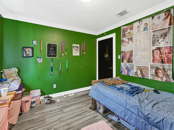 5638 Fairview Forest Drive, Houston TX 77088