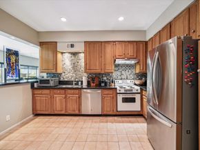 2213 S Braeswood Boulevard 12H, Houston TX 77030