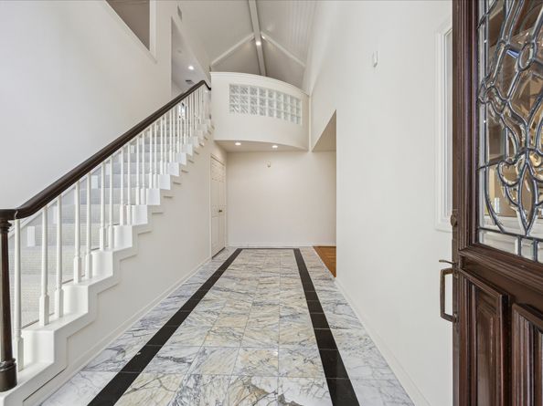 902 S Shepherd Drive, Houston TX 77019