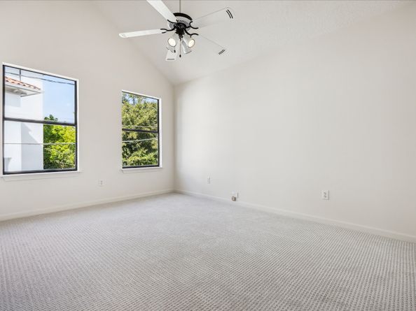 902 S Shepherd Drive, Houston TX 77019