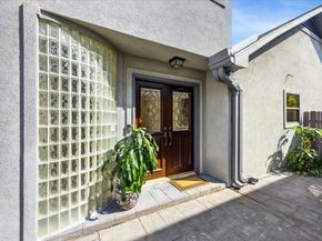 902 S Shepherd Drive, Houston TX 77019