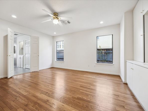 902 S Shepherd Drive, Houston TX 77019