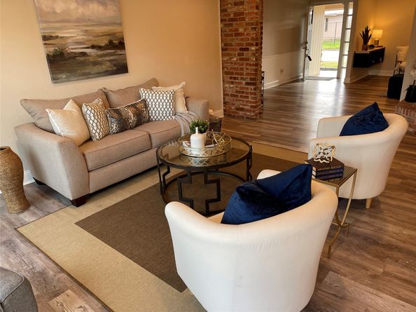 6230 Rutherglenn Drive, Houston TX 77096