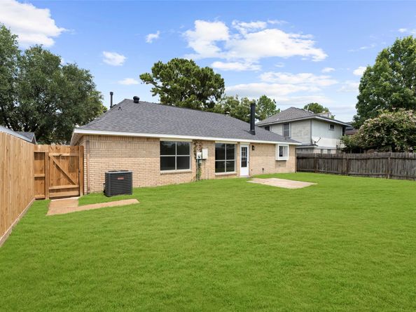 17523 Hamilwood Drive, Houston TX 77095
