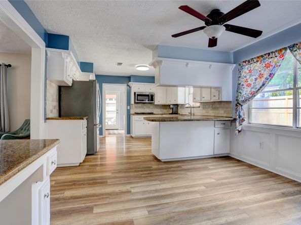 11811 Moorcreek Drive, Houston TX 77070