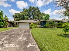 6810 Rowan Lane, Houston TX 77074
